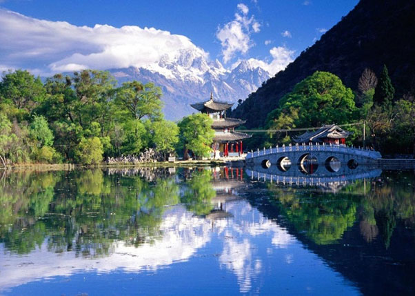 cong-vien-hac-long-dam-1